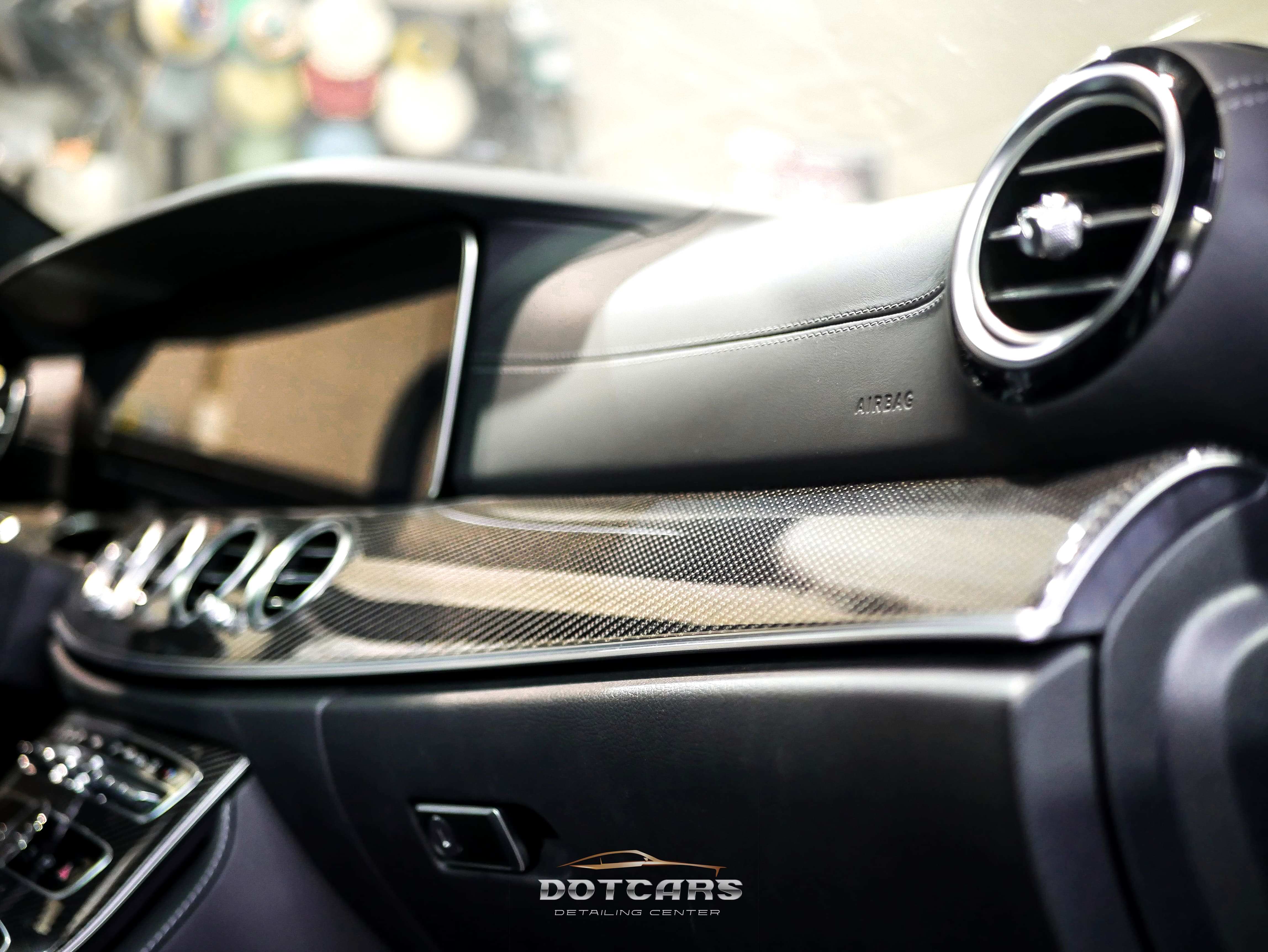 Ремонт салона автомобиля в детейлинг центре DOTCARS в Москве, реставрация кожи и пластика