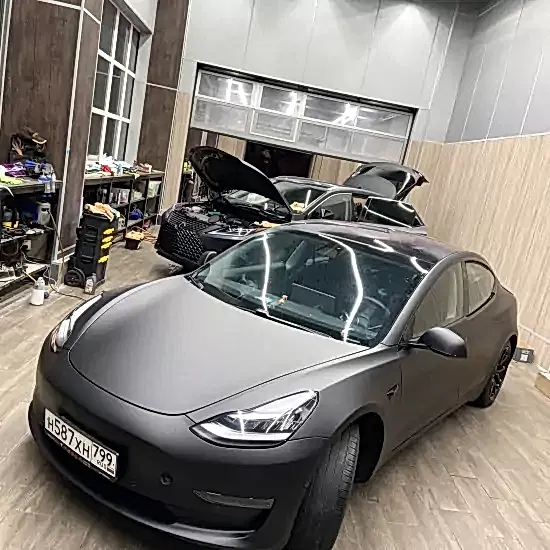 Оклейка в матовый полиуретан Tesla Model 3