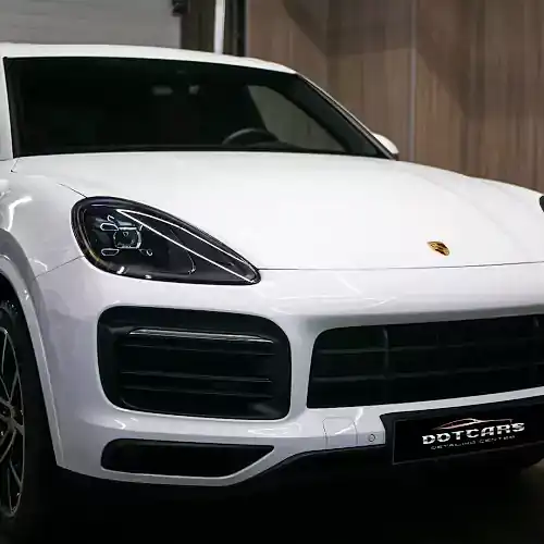 oklejka-v-glyancevyj-poliuretan-kseralik-porsche-cayenne-0