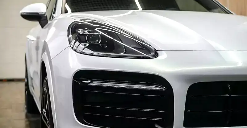 oklejka-v-glyancevyj-poliuretan-kseralik-porsche-cayenne-2
