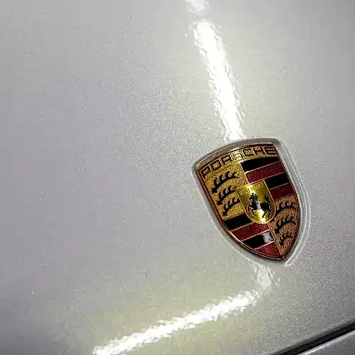oklejka-v-glyancevyj-poliuretan-kseralik-porsche-cayenne-3