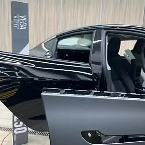 oklejka-v-matovyj-poliuretan-tesla-model-3-0