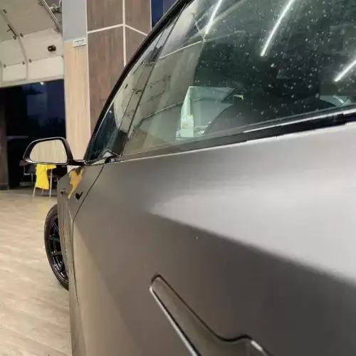 oklejka-v-matovyj-poliuretan-tesla-model-3-5
