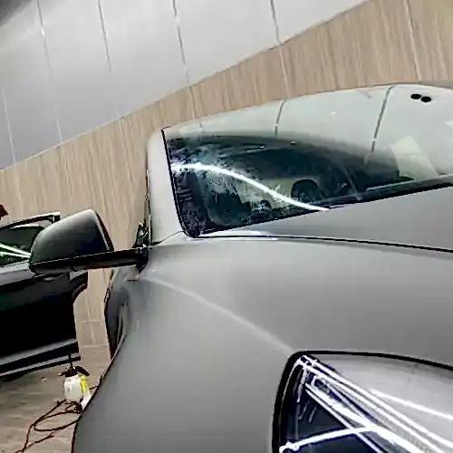oklejka-v-matovyj-poliuretan-tesla-model-3-9