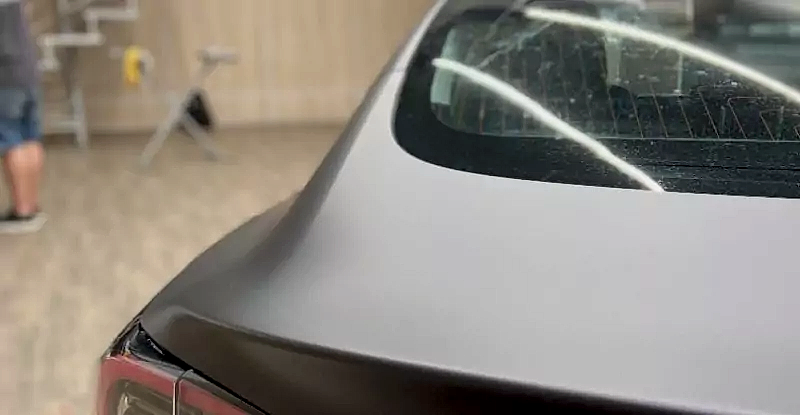 oklejka-v-matovyj-poliuretan-tesla-model-3-11