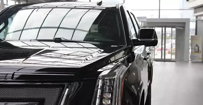 oklejka-poliuretanovoj-plyonkoj-cadillac-escalade-iv-7