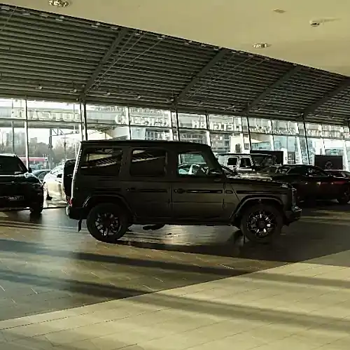 oklejka-plenkoj-chernogo-mercedes-benz-g-klass-9