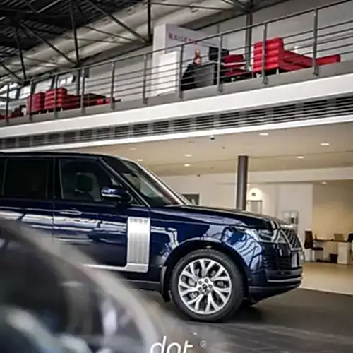 range-rover-vega-oklejka-v-glyancevyj-poliuretan-27