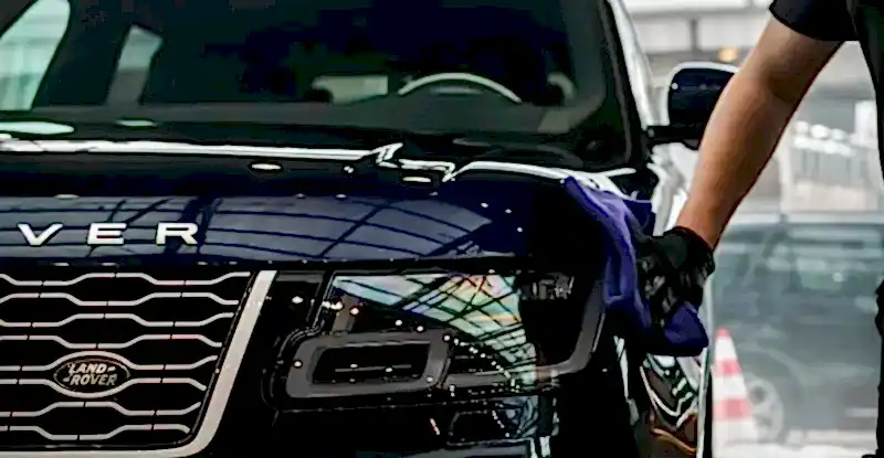 range-rover-vega-oklejka-v-glyancevyj-poliuretan-44