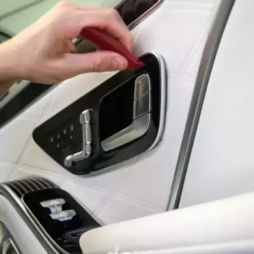 limitirovannyj-avtomobil-mercedes-maybach-serii-edition-100-0
