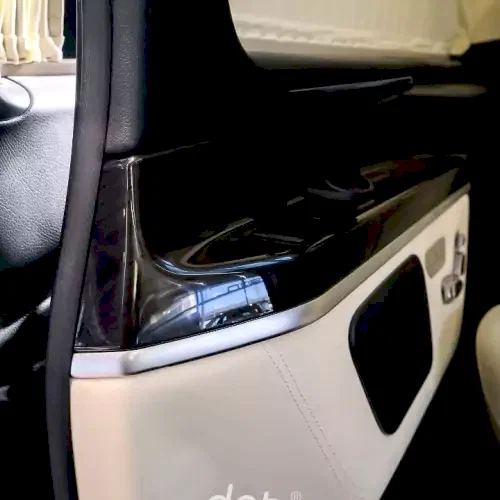 pereoborudovanie-i-sozdanie-mobilnogo-kabineta-mercedes-v-class-15
