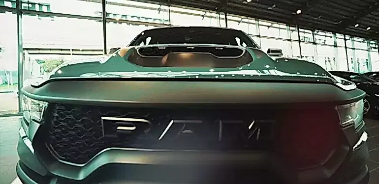 Оклейка антигравийной пленкой Dodge RAM